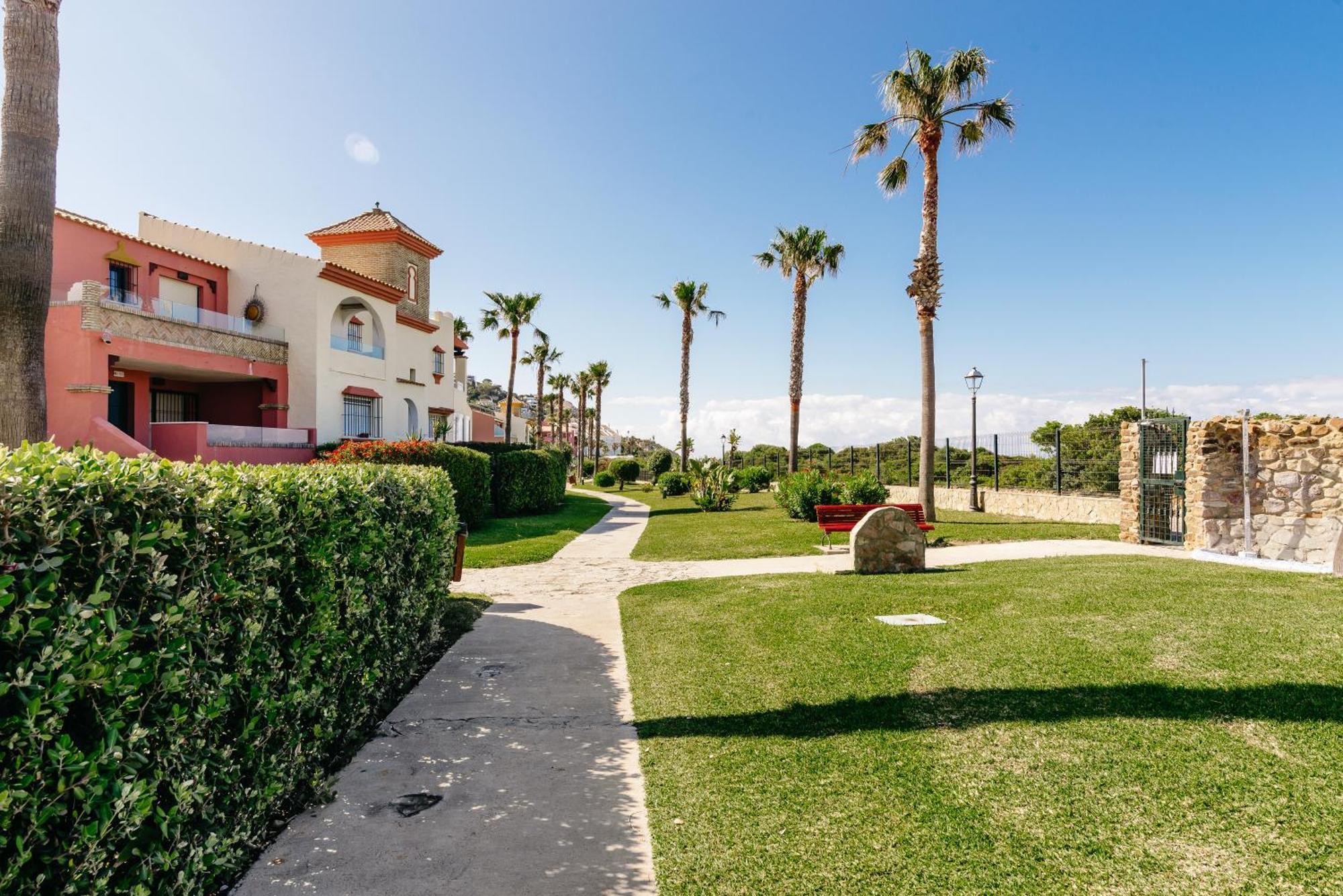 Urbanizacion De Lujo En Zahara De Atunes Con Acceso Privado A Playa, Piscina, Paddle