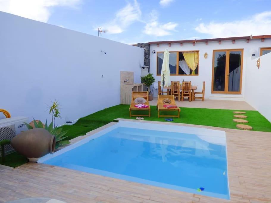 La Isla By Rentaholidayslanzarote *