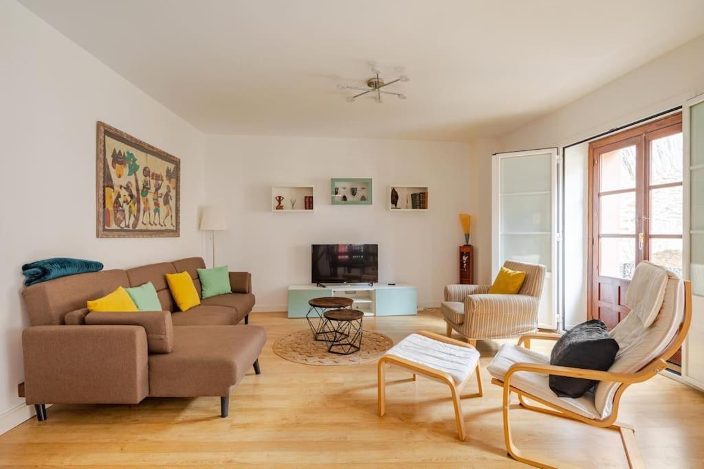 La Casita De Reloj