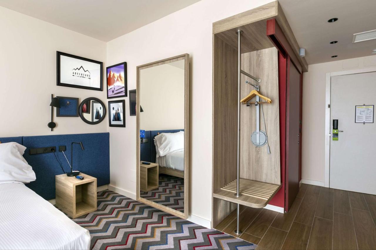 Hampton By Hilton Madrid Hotel
