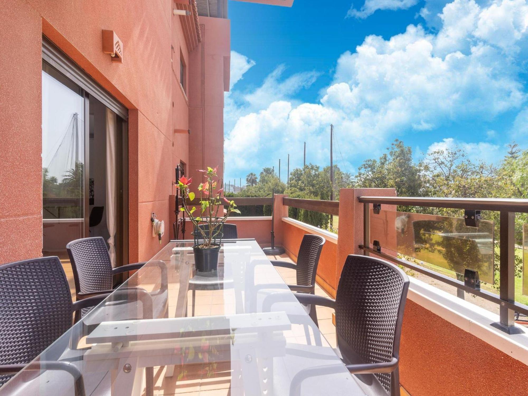 Spacious Holiday In Near Seabeach Apartamento *