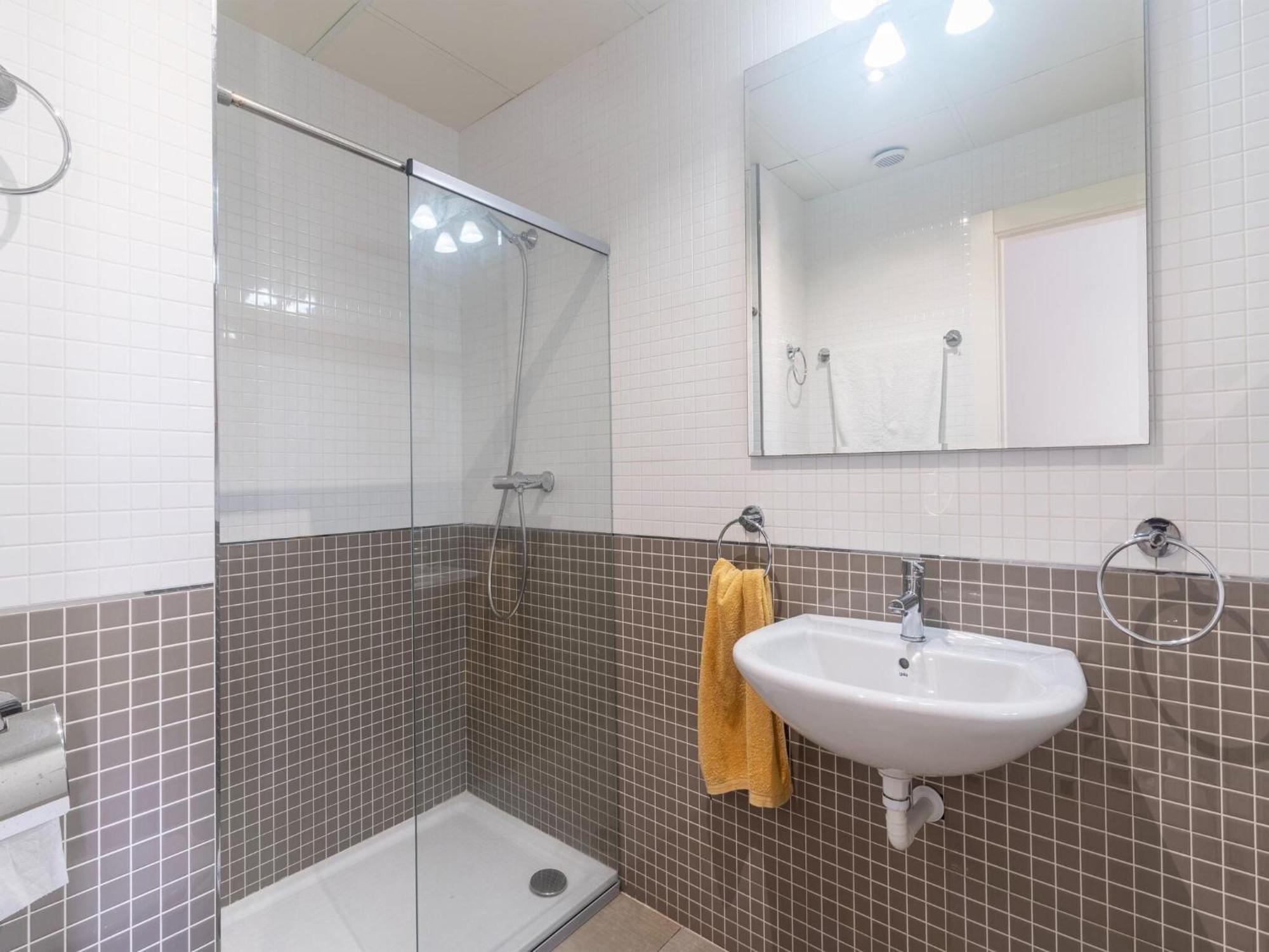 Spacious Holiday In Near Seabeach Apartamento Motril