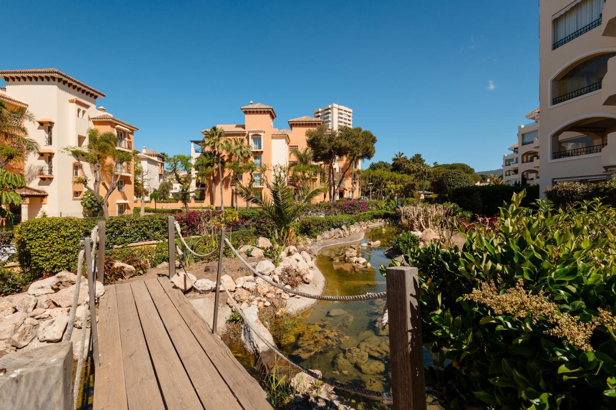 Apartment 2 Bedroom Next To The In Elviria, Marbella