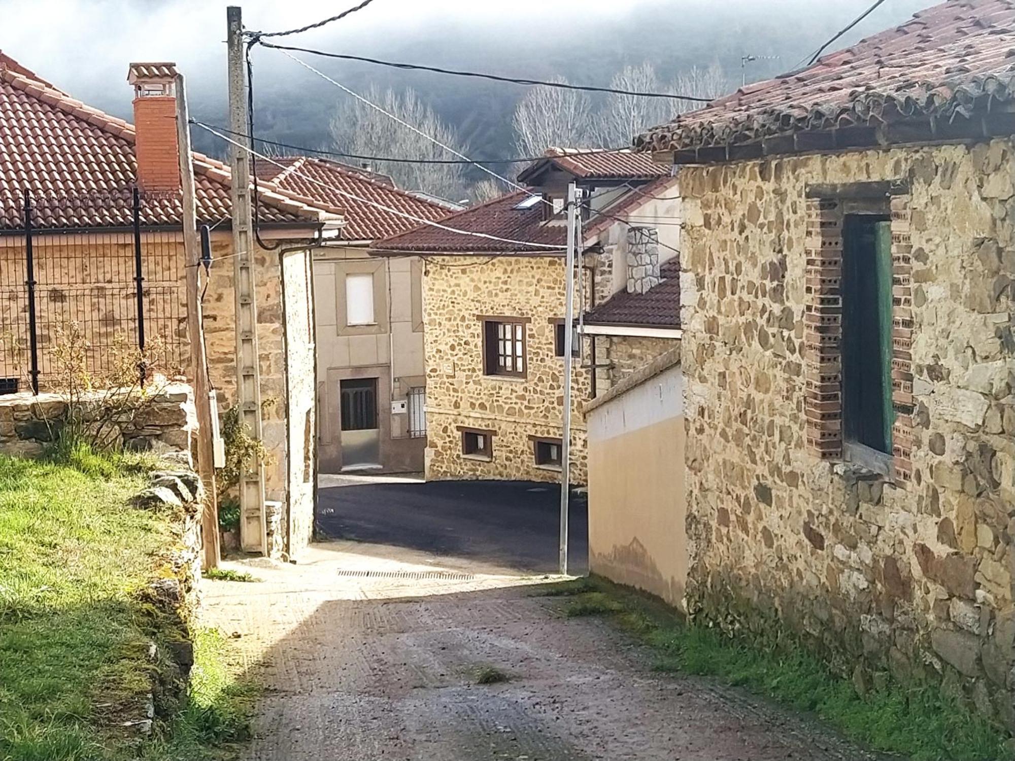 La Casa Del Pueblo El Berrugon Сasa de vacaciones *