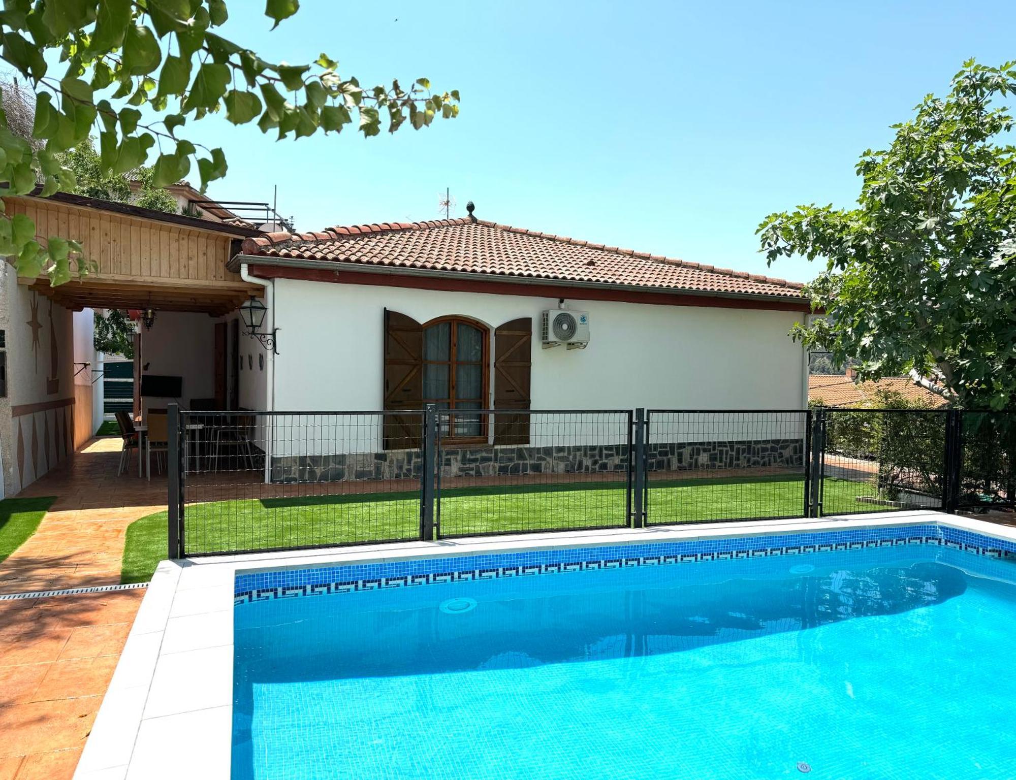 Vistablanca: Panoramic Views With Pool Near Alhambra Country house Cenes De La Vega