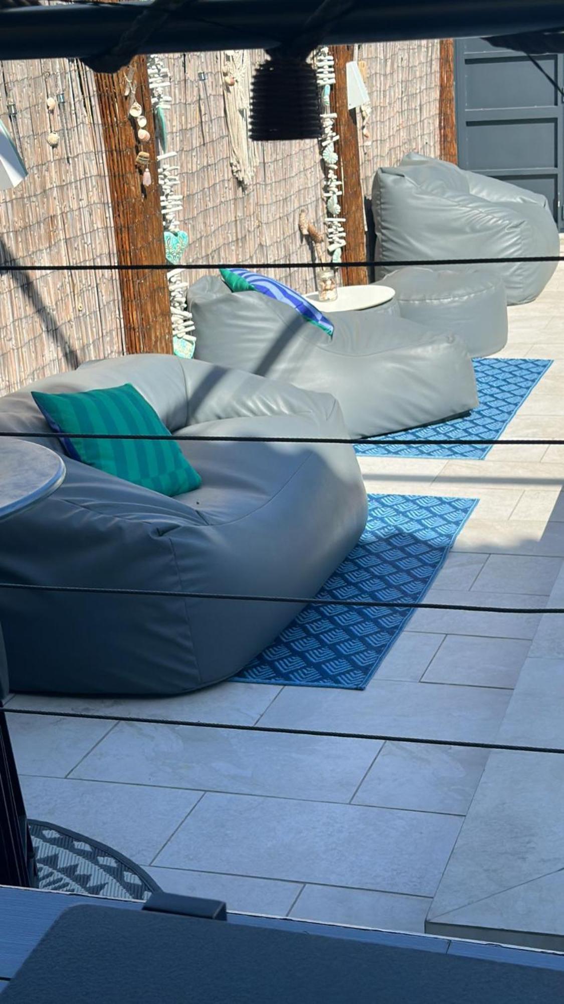 Casa A Pie De Playa En Playamar Сasa de vacaciones Torremolinos