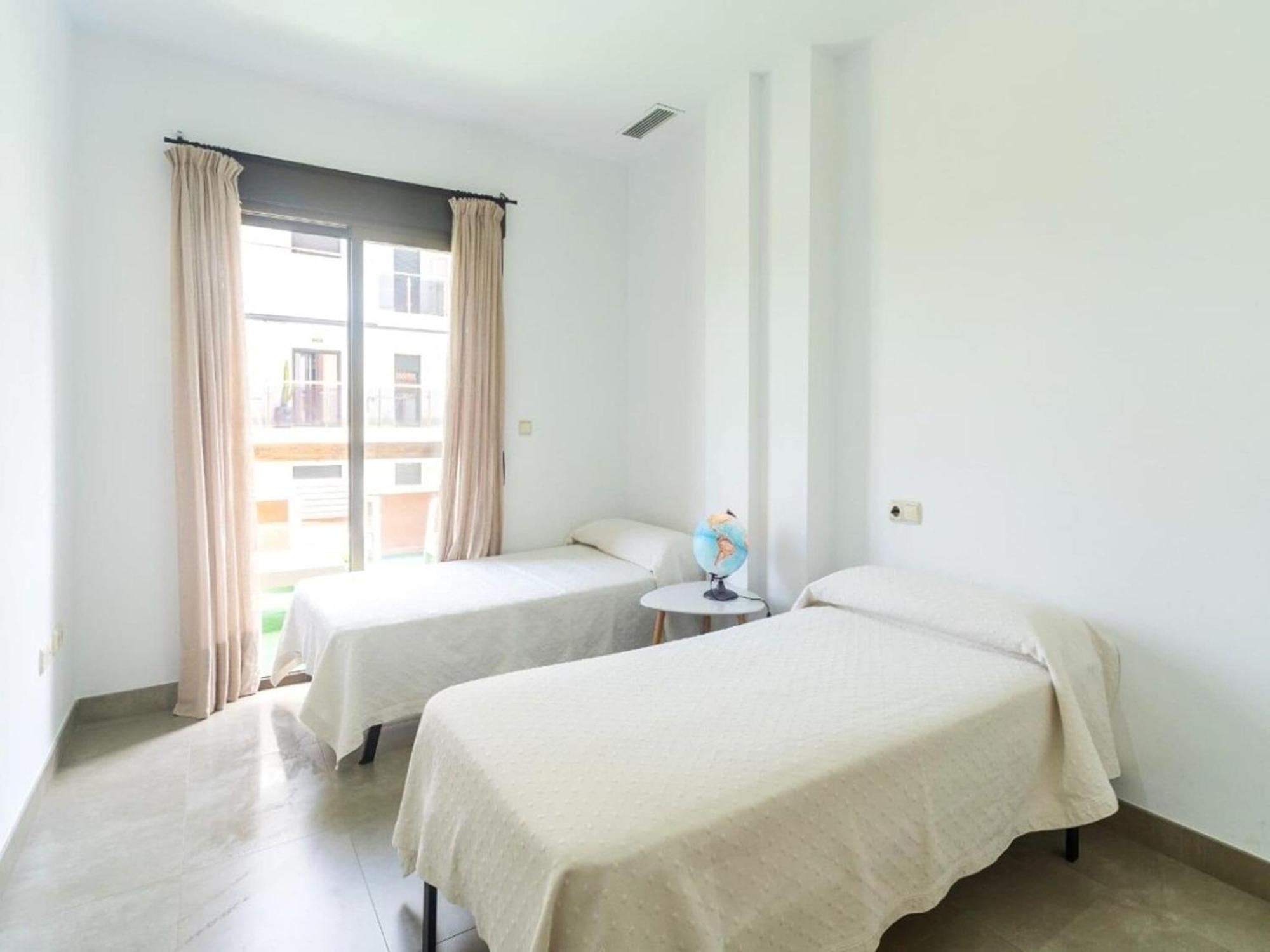 Spacious Holiday In Near Seabeach *
