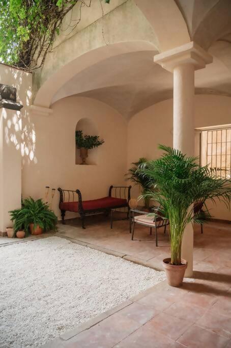 Casa Aguila Casco Antiguo Patio Privado Apartment *