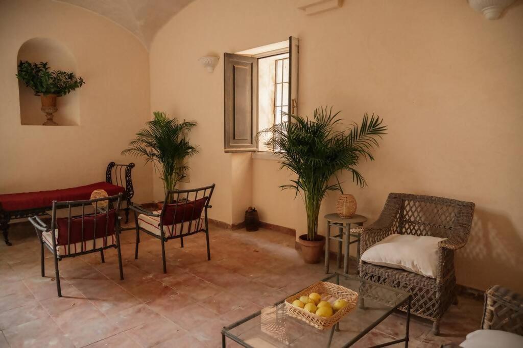 Apartamento Casa Aguila Casco Antiguo Patio Privado Caces