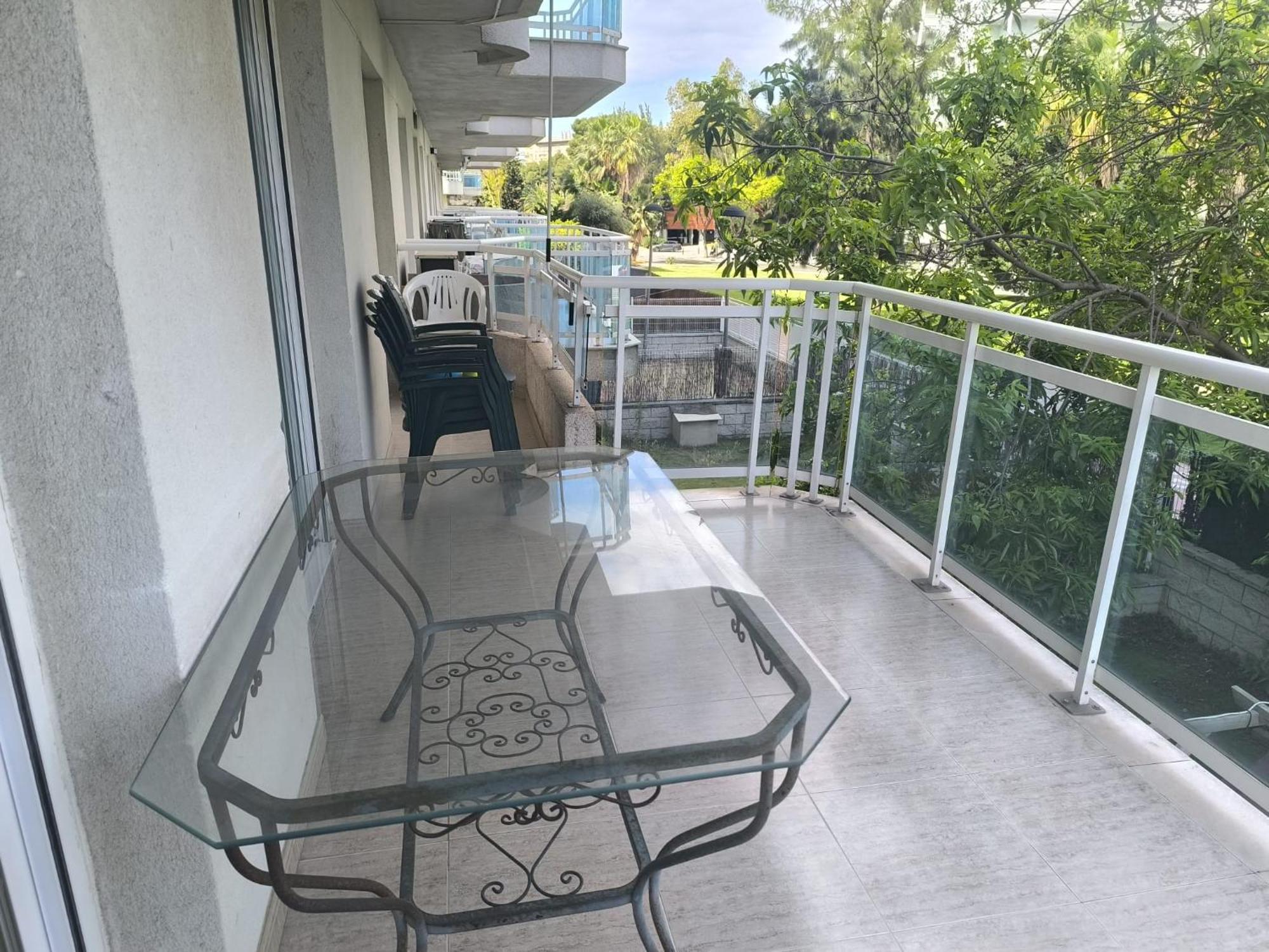 Apartamento En El Centro De Salou, Playa , Padel , Tenis Y Piscina, Complejo Larimar Salou