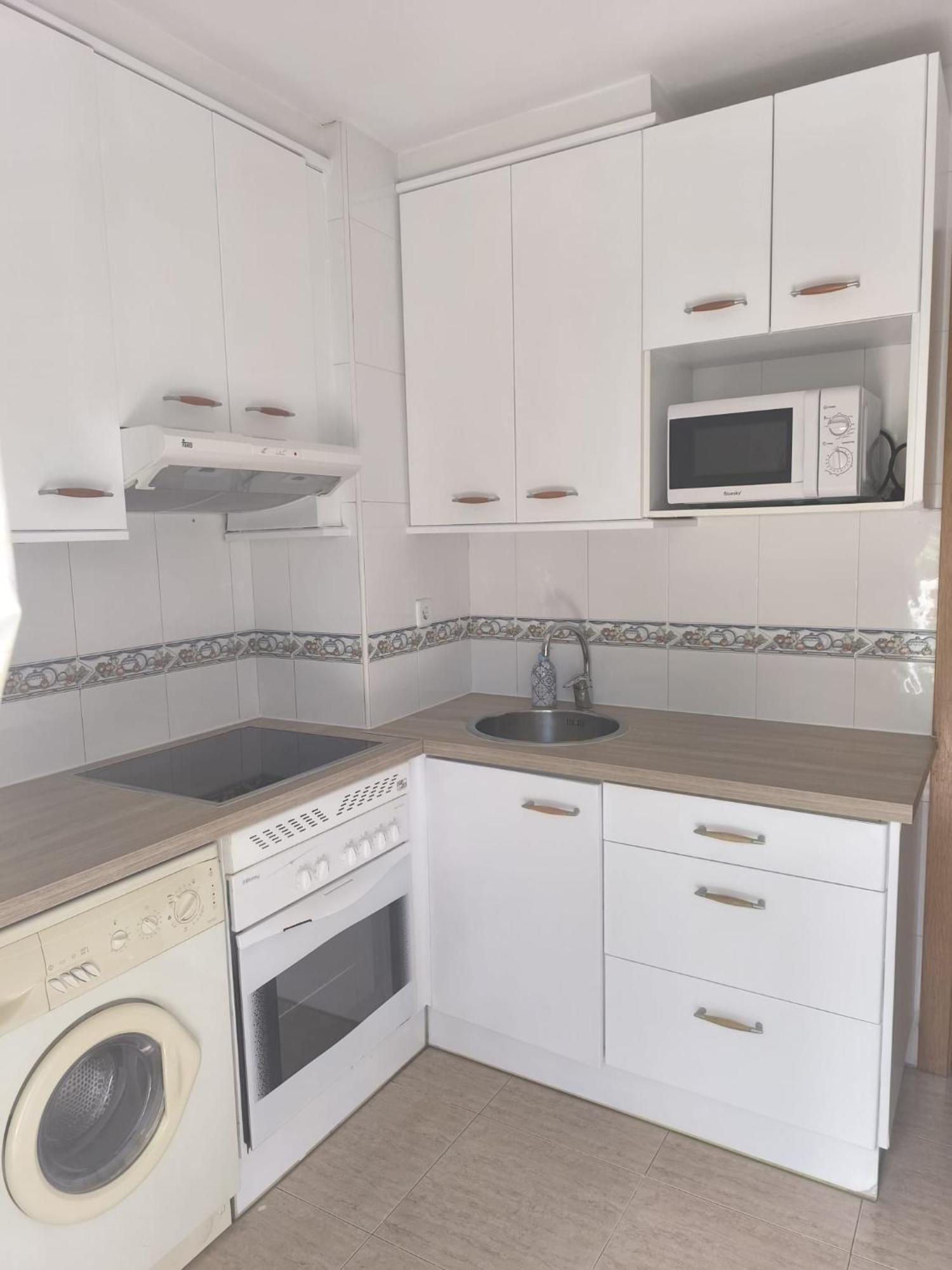 En El Centro De Salou, Playa , Padel , Tenis Y Piscina, Complejo Larimar