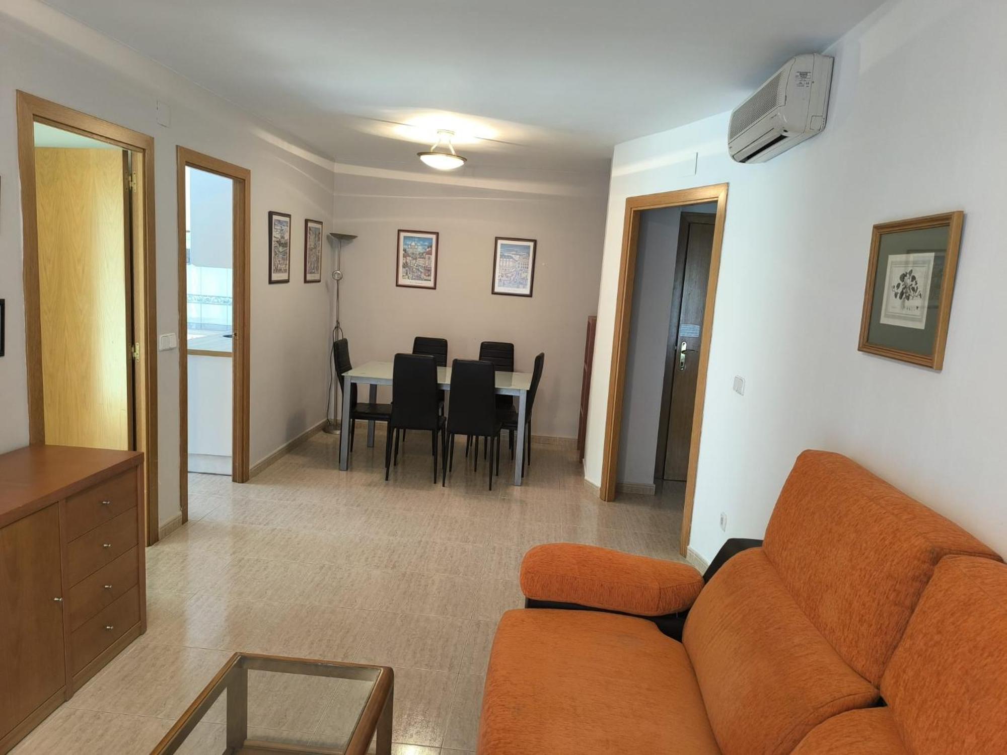 En El Centro De Salou, Playa , Padel , Tenis Y Piscina, Complejo Larimar