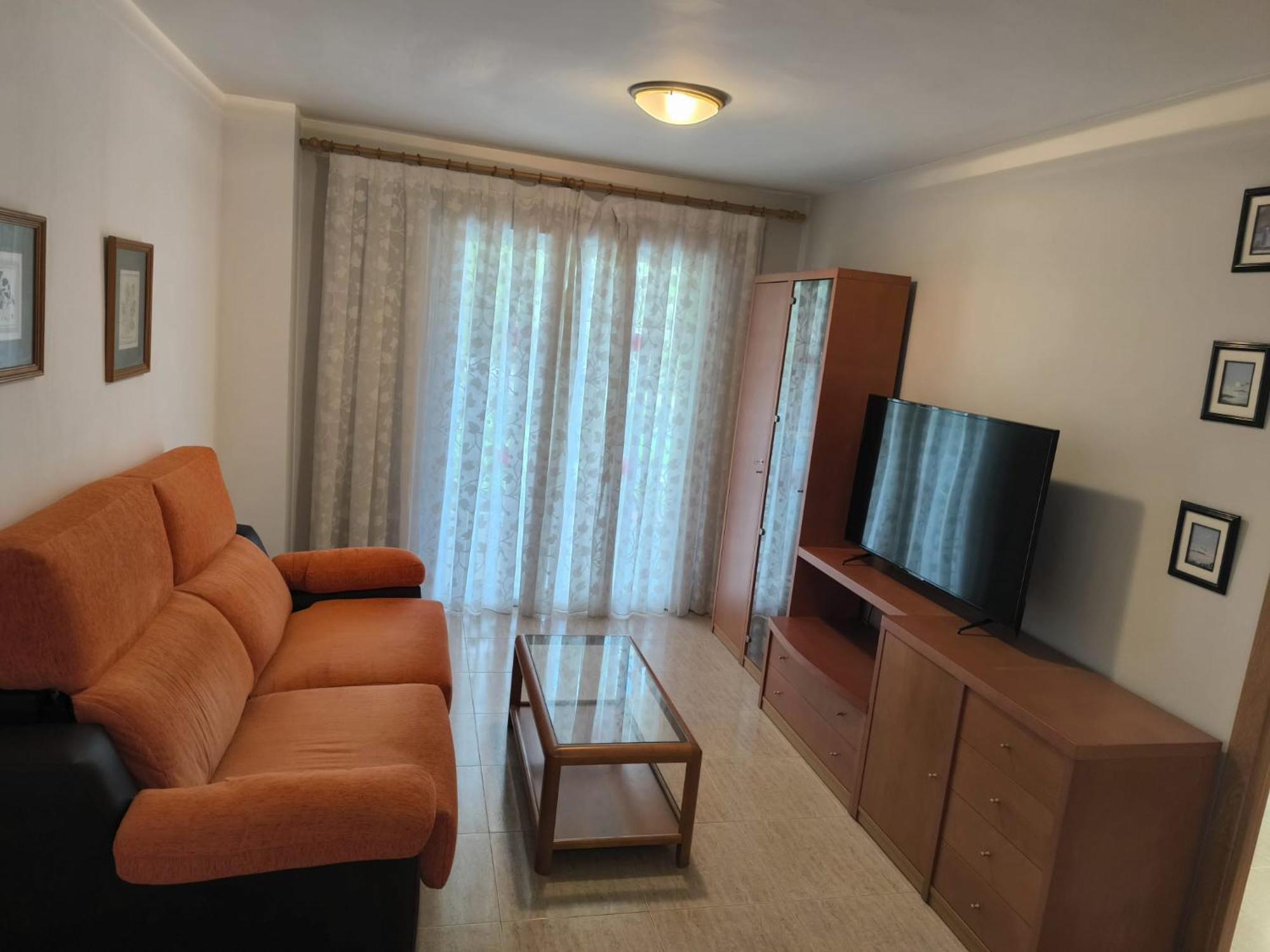 En El Centro De Salou, Playa , Padel , Tenis Y Piscina, Complejo Larimar *