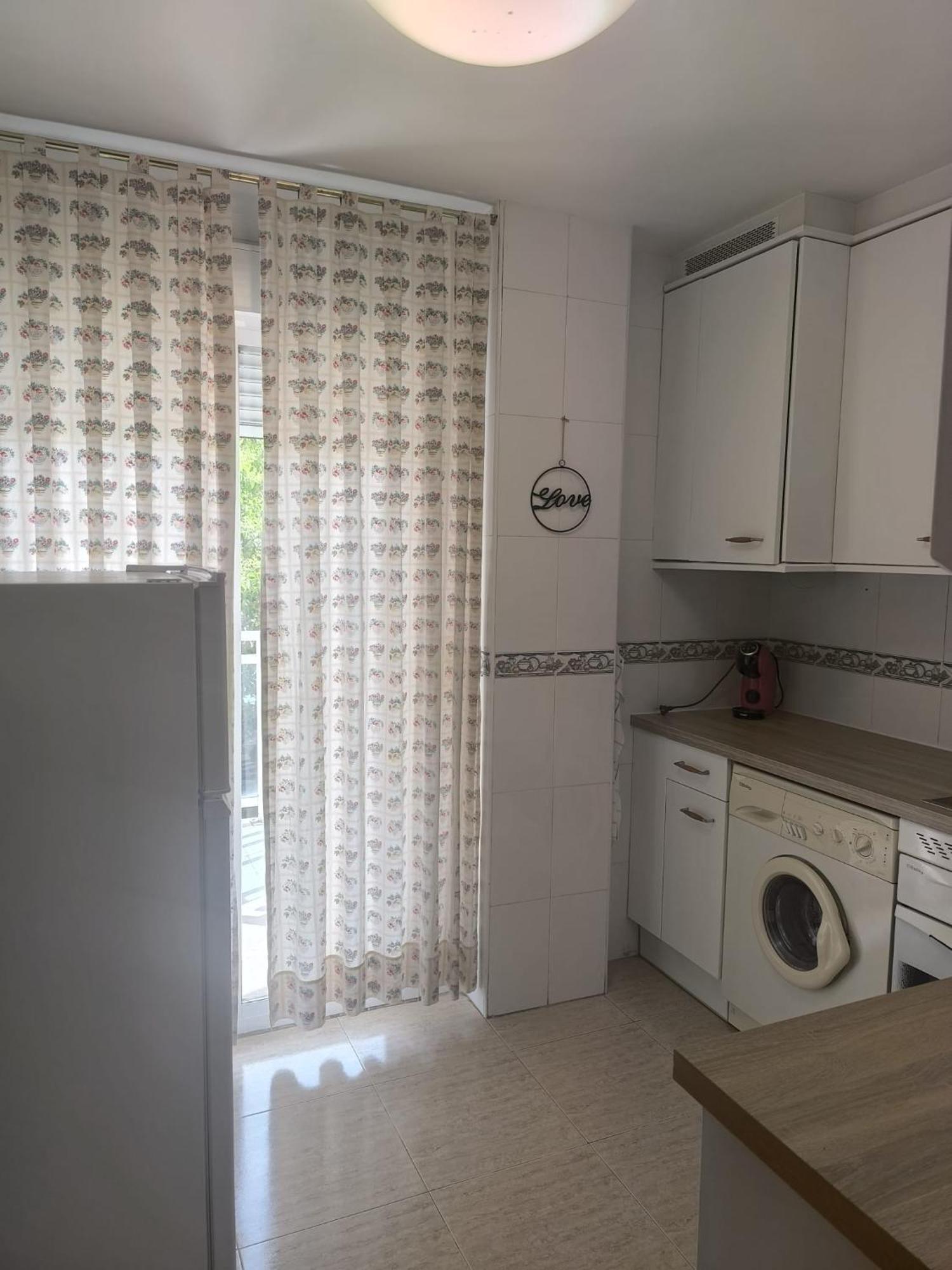 En El Centro De Salou, Playa , Padel , Tenis Y Piscina, Complejo Larimar Salou