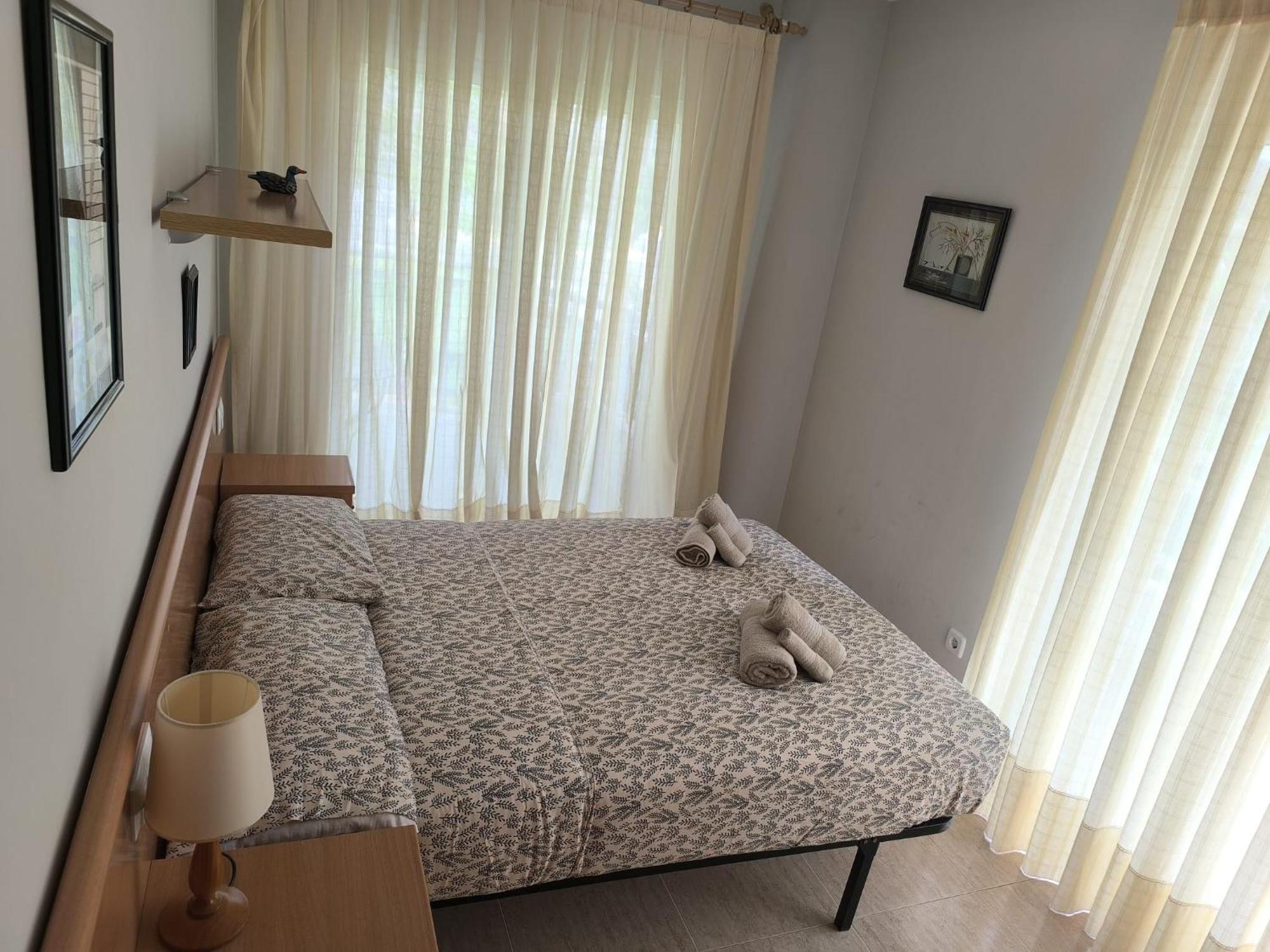 En El Centro De Salou, Playa , Padel , Tenis Y Piscina, Complejo Larimar Apartamento