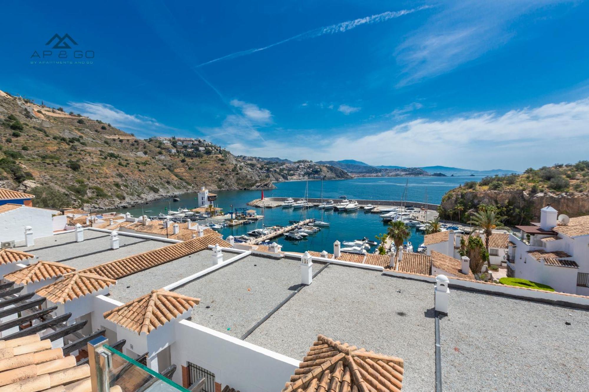 Terrace House Marina Views *