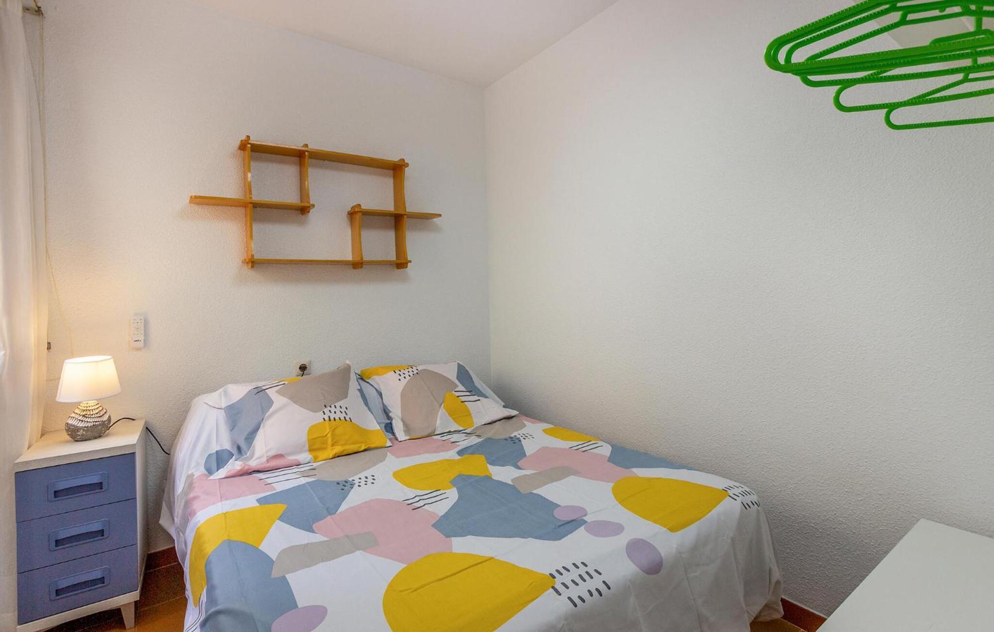 2 Bedroom Awesome In Holiday home *