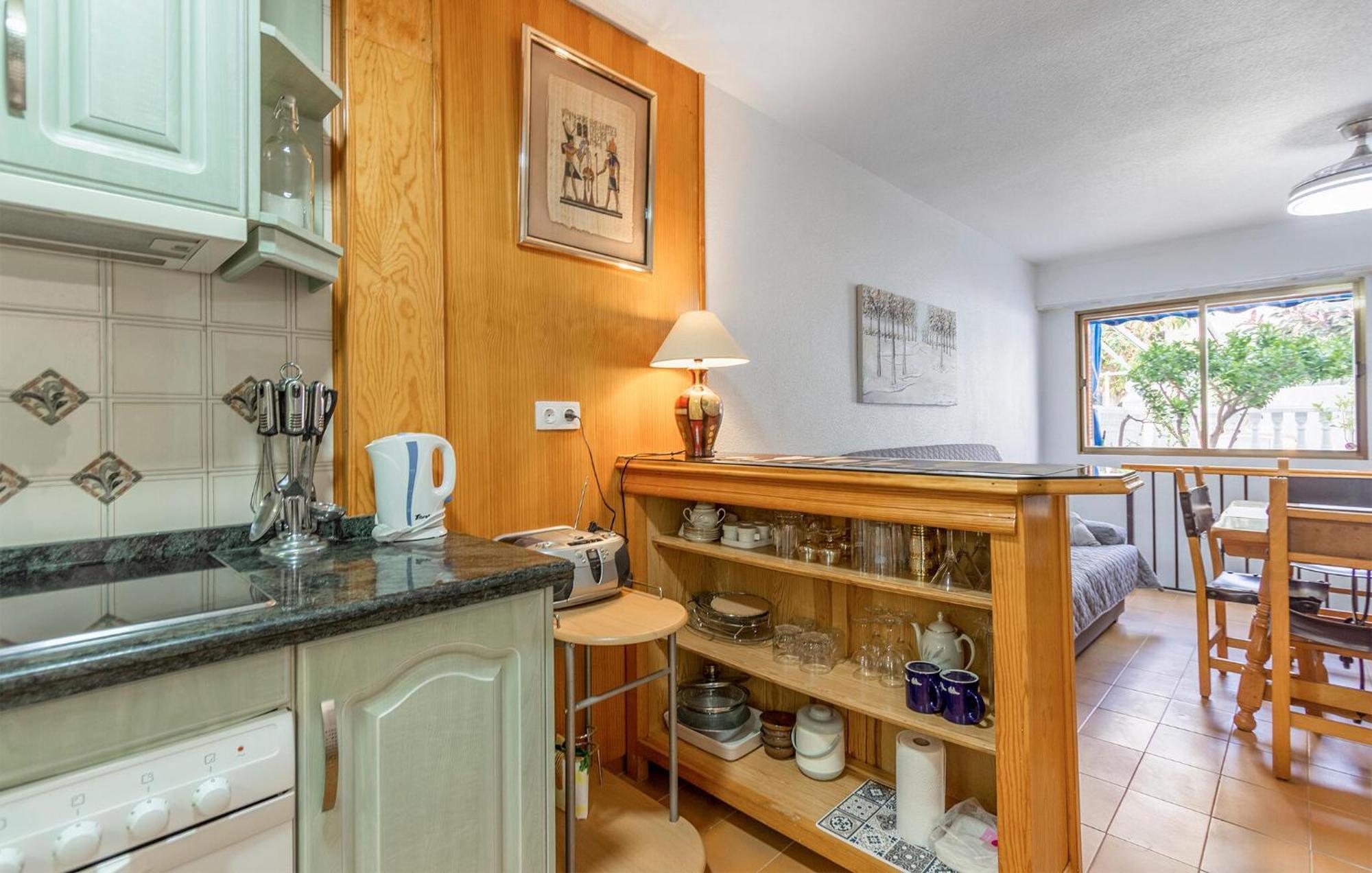 Сasa de vacaciones 2 Bedroom Awesome In Santa Pola