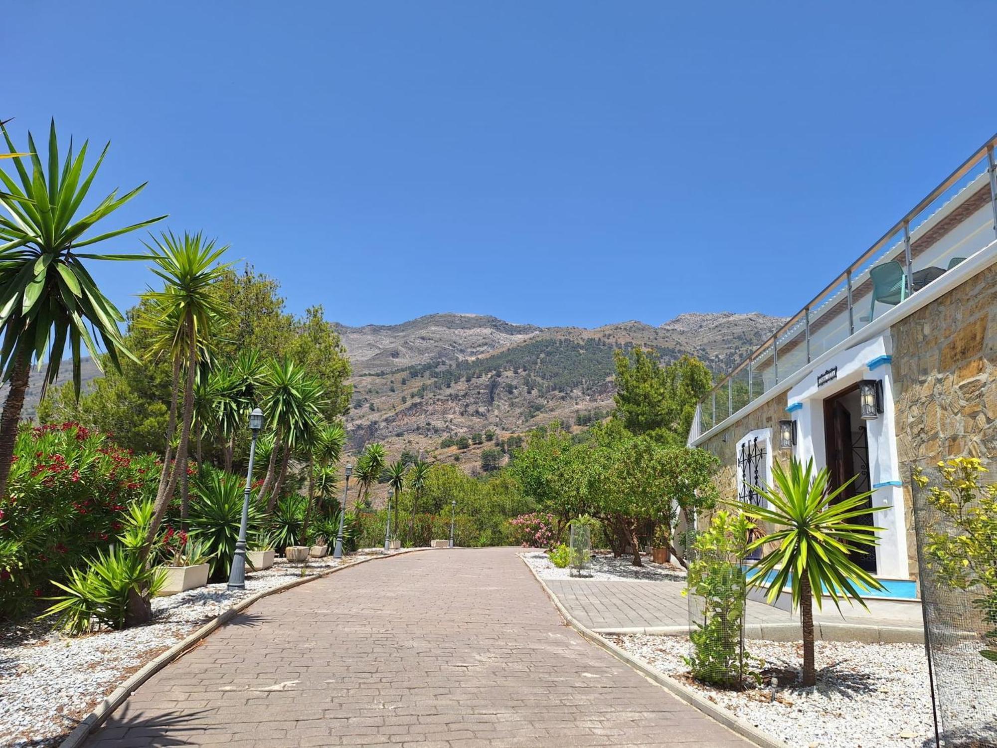 Villa Casa Alta - Exclusive Large Luxury Private Villa, Large Pool, Amazing Views, On The Edge Of The Village And Next To Natural Park *