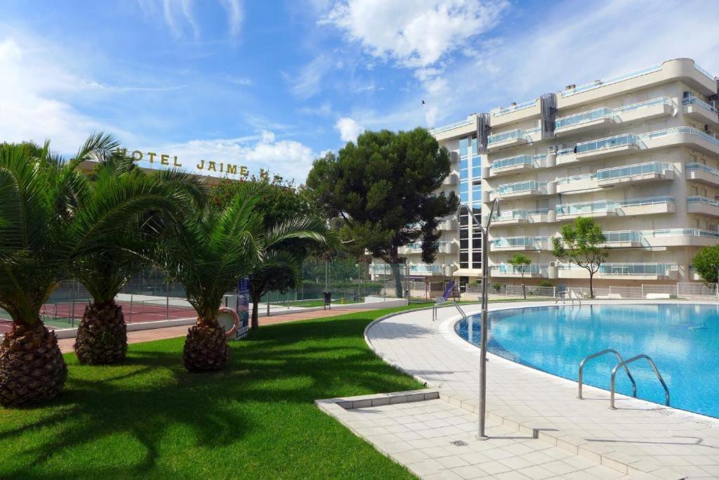 Apartamento En El Centro De Salou, Playa , Padel , Tenis Y Piscina, Complejo Larimar *