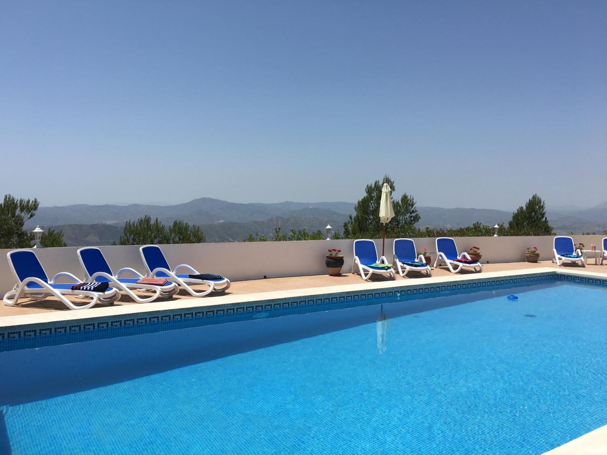 Casa Alta - Exclusive Large Luxury Private Villa, Large Pool, Amazing Views, On The Edge Of The Village And Next To Natural Park *
