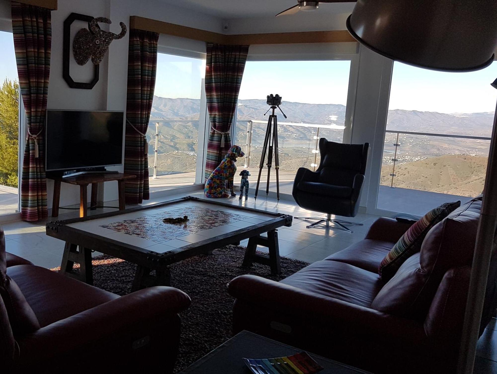 Villa Casa Alta - Exclusive Large Luxury Private Villa, Large Pool, Amazing Views, On The Edge Of The Village And Next To Natural Park