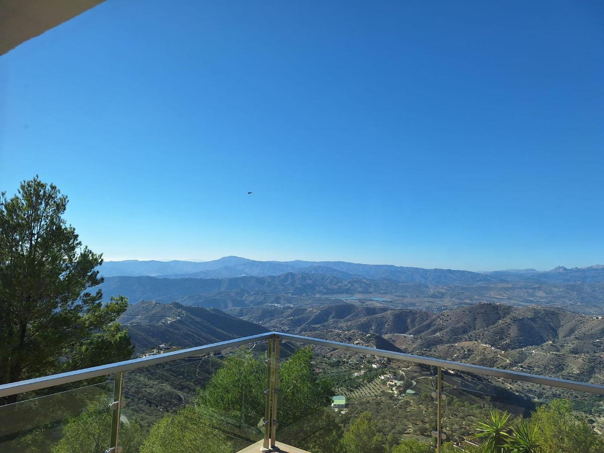Casa Alta - Exclusive Large Luxury Private Villa, Large Pool, Amazing Views, On The Edge Of The Village And Next To Natural Park *