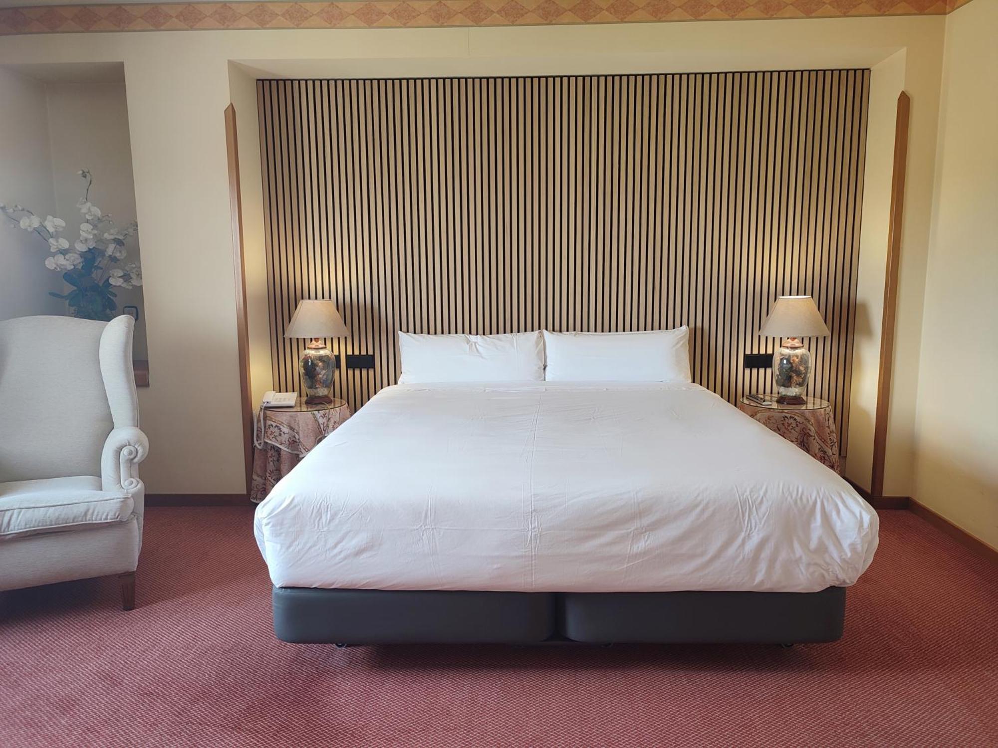 Hotel Sercotel Cuatro Postes 4*