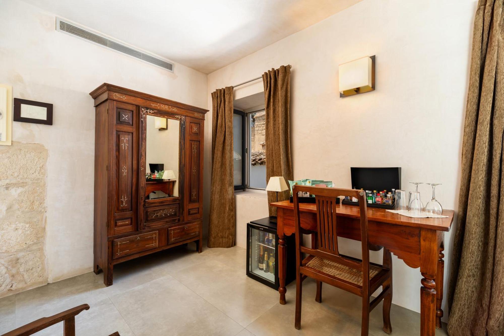 Hotel Boutique V Hotel