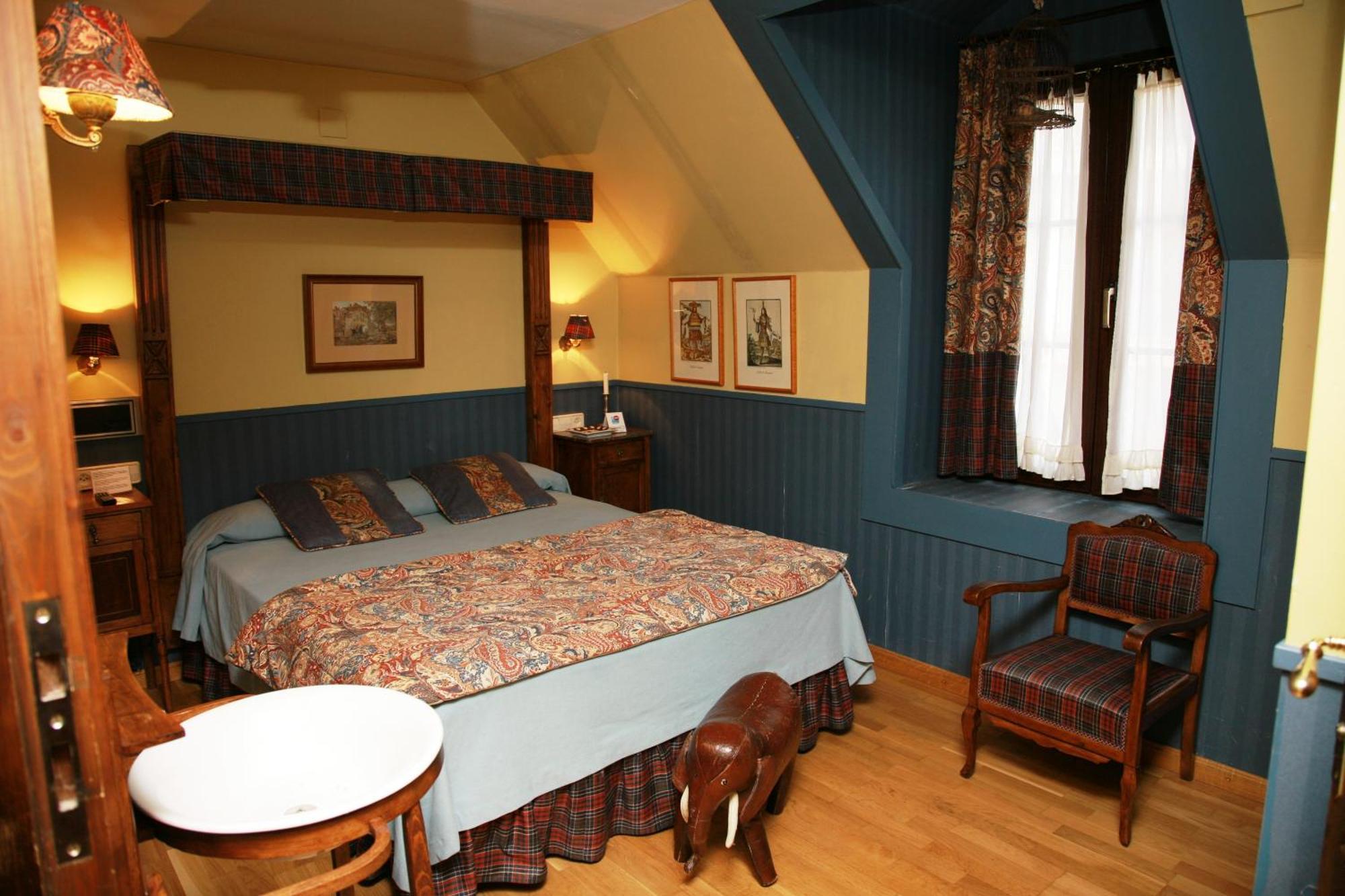 Almud Hotel 2*