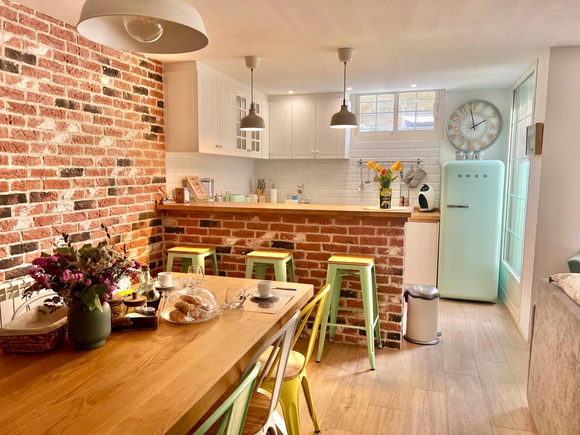 Loft De Estilo Industrial Con Jardin Y Garaje Privados Apartment