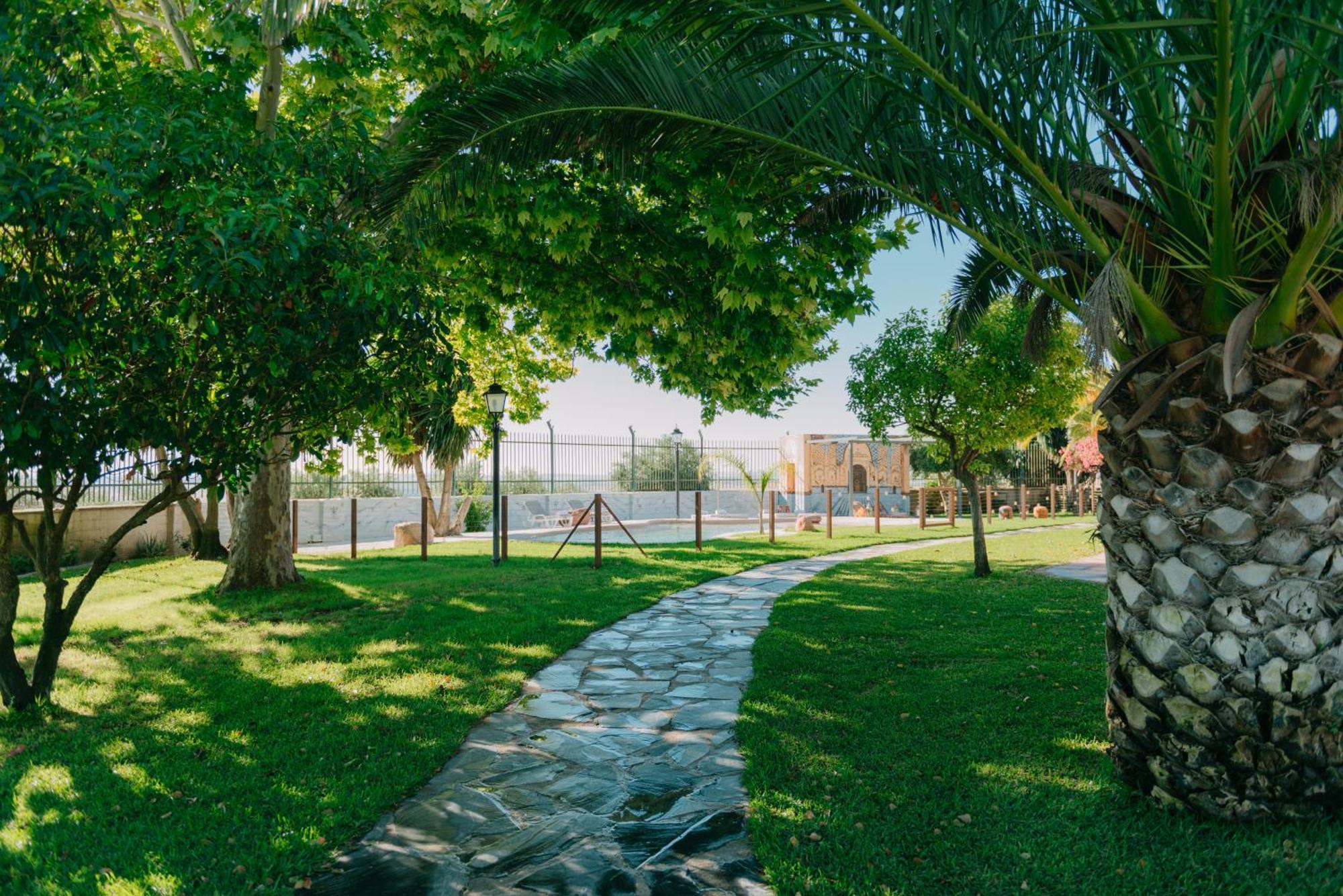 Finca Dos Fuentes * Écija