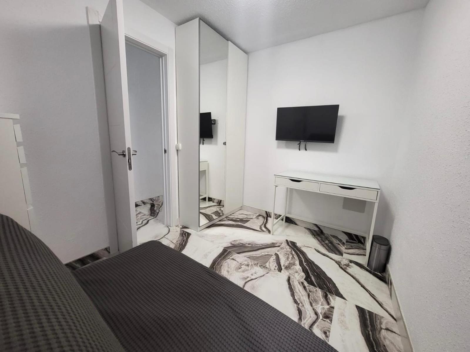 2 Bedrooms Flat + Balcony + Parking At Canteras Apartment *