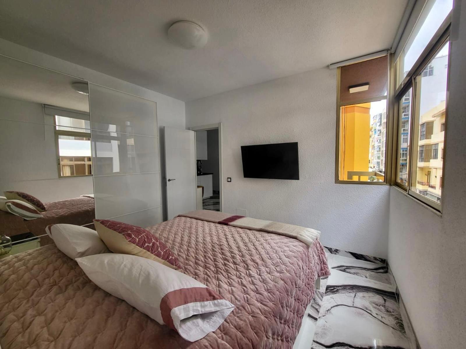 Apartment 2 Bedrooms Flat + Balcony + Parking At Canteras *