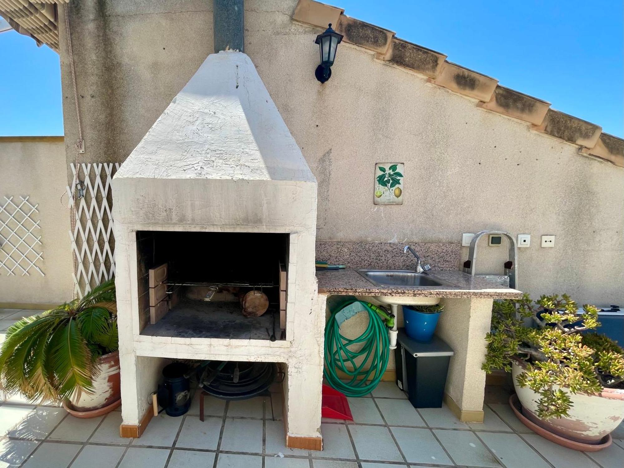 Сasa de vacaciones Family House With Pool