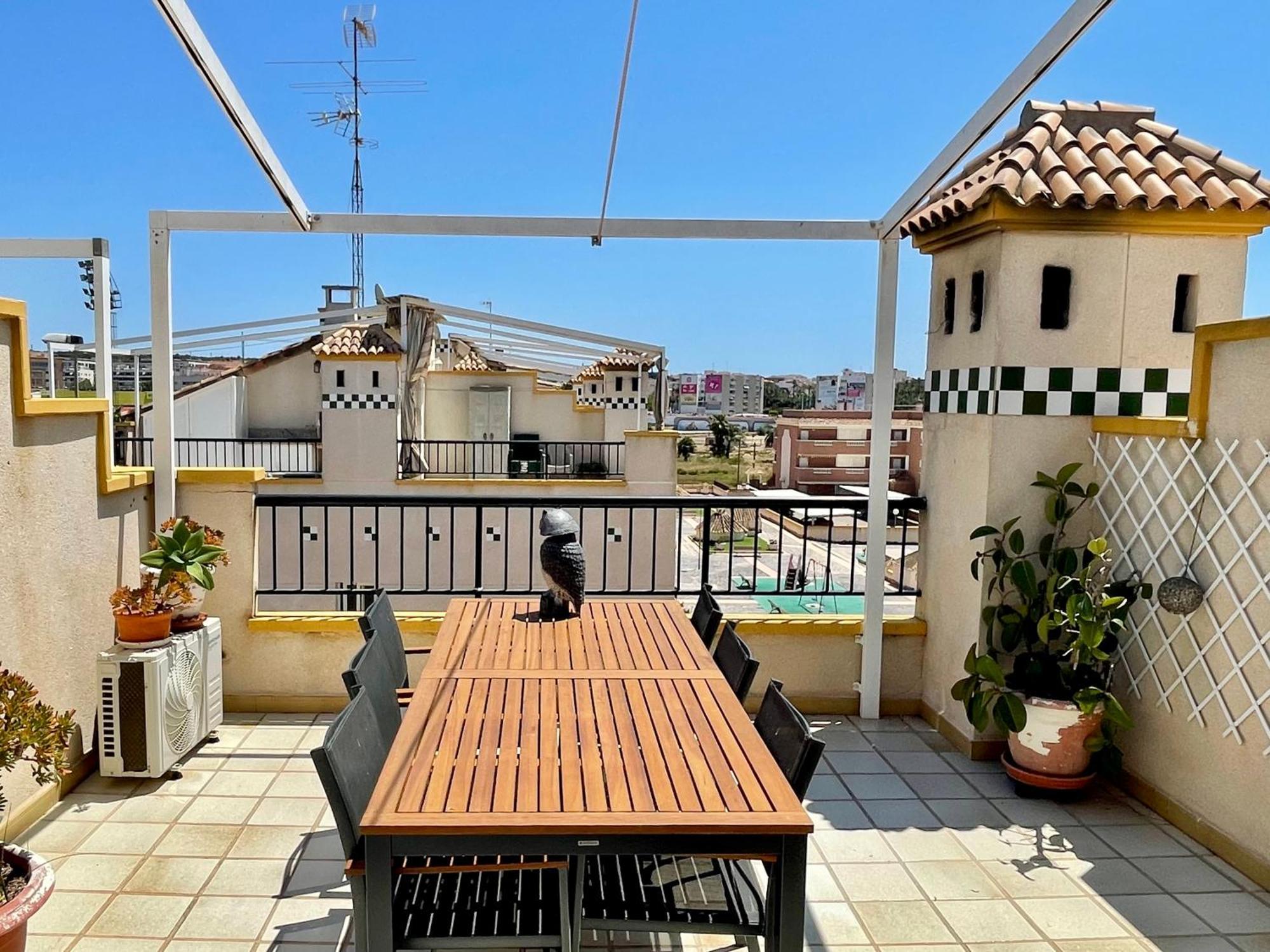 Family House With Pool Сasa de vacaciones