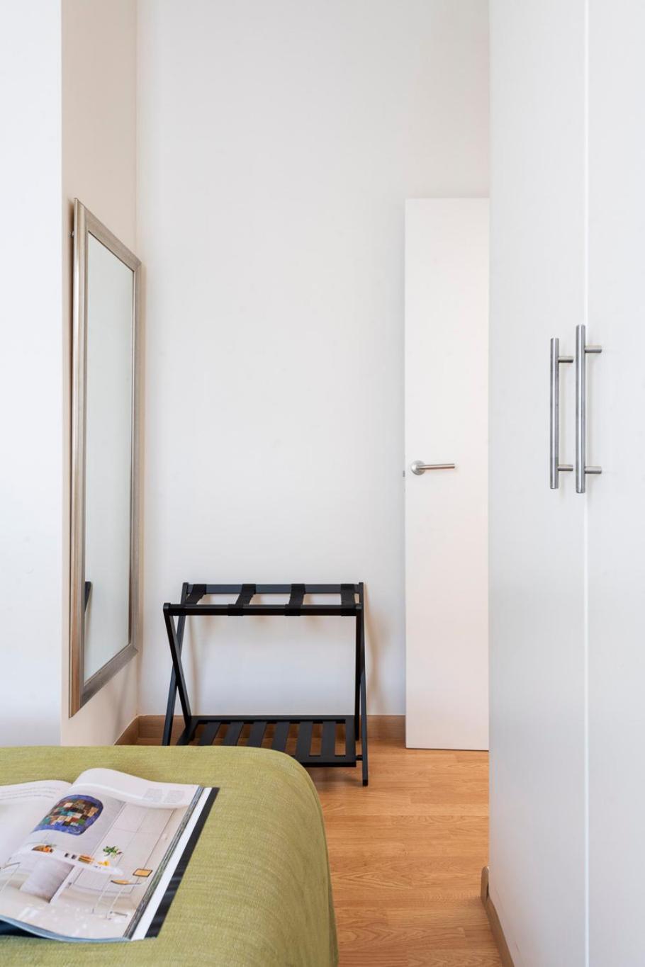 Apartamento Familiar Nuevo De Diseno En La Mejor Zona De Triana, Parking Included