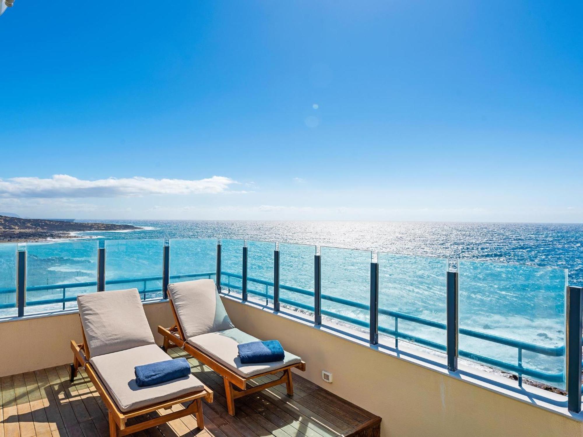 Сasa de vacaciones La Mar Loft With Hot Tub