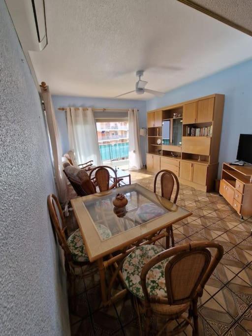 Sea View Apartment *