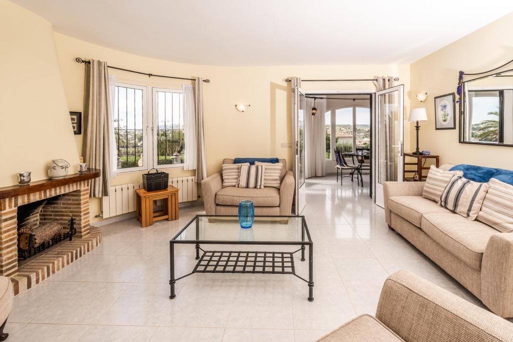 A Algemesi - Mandalay * Moraira
