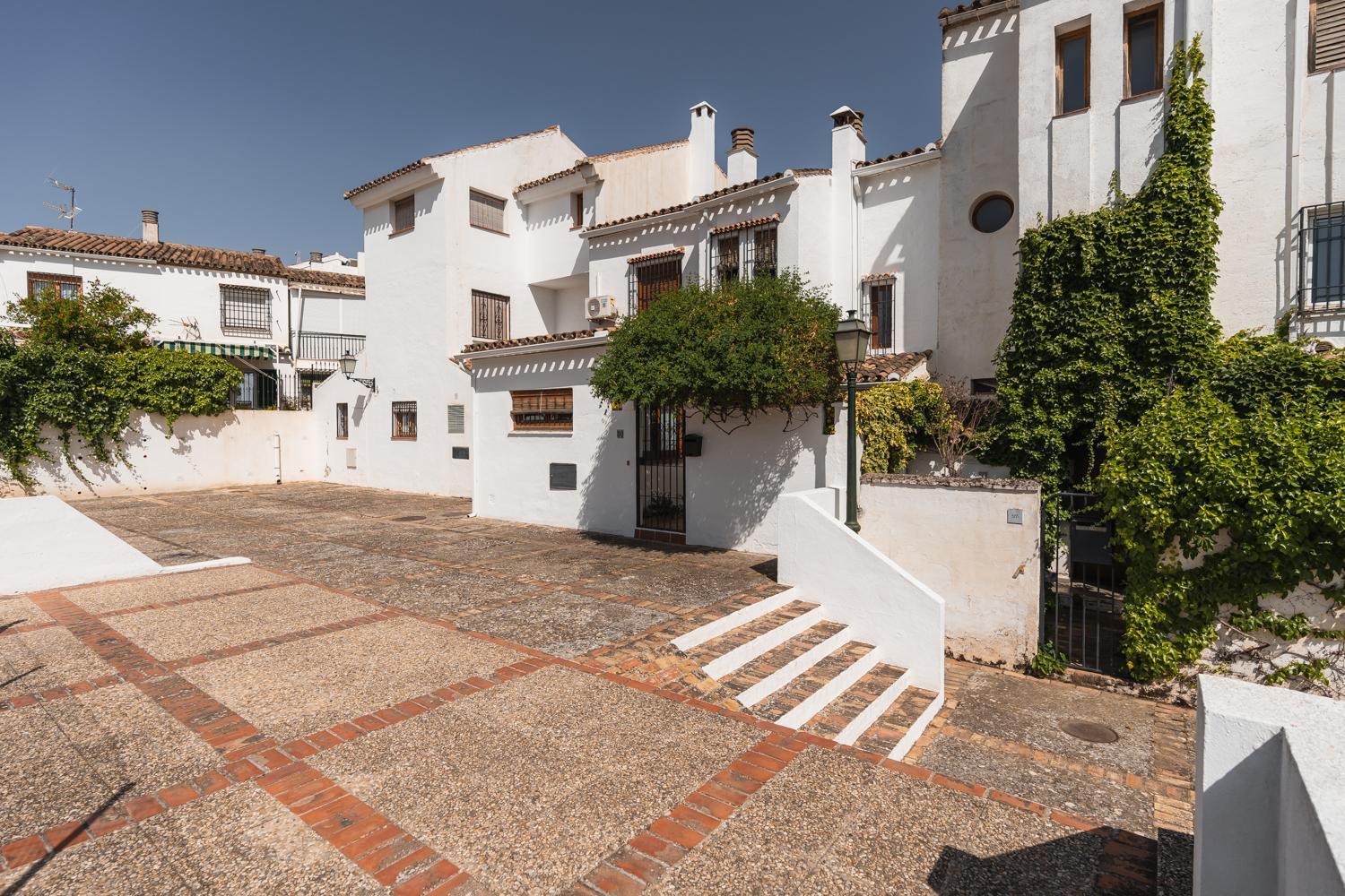 Carmenes De La Muralla - Free Parking Holiday home *