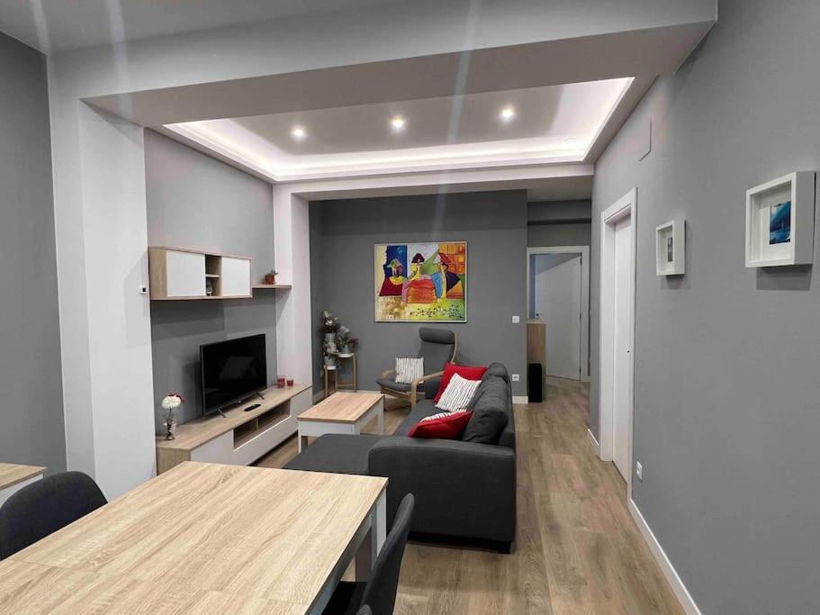 Apartment Coruna, Cerca De La Playa Y Del Centro, Con Terraza Y Parking A Coruna