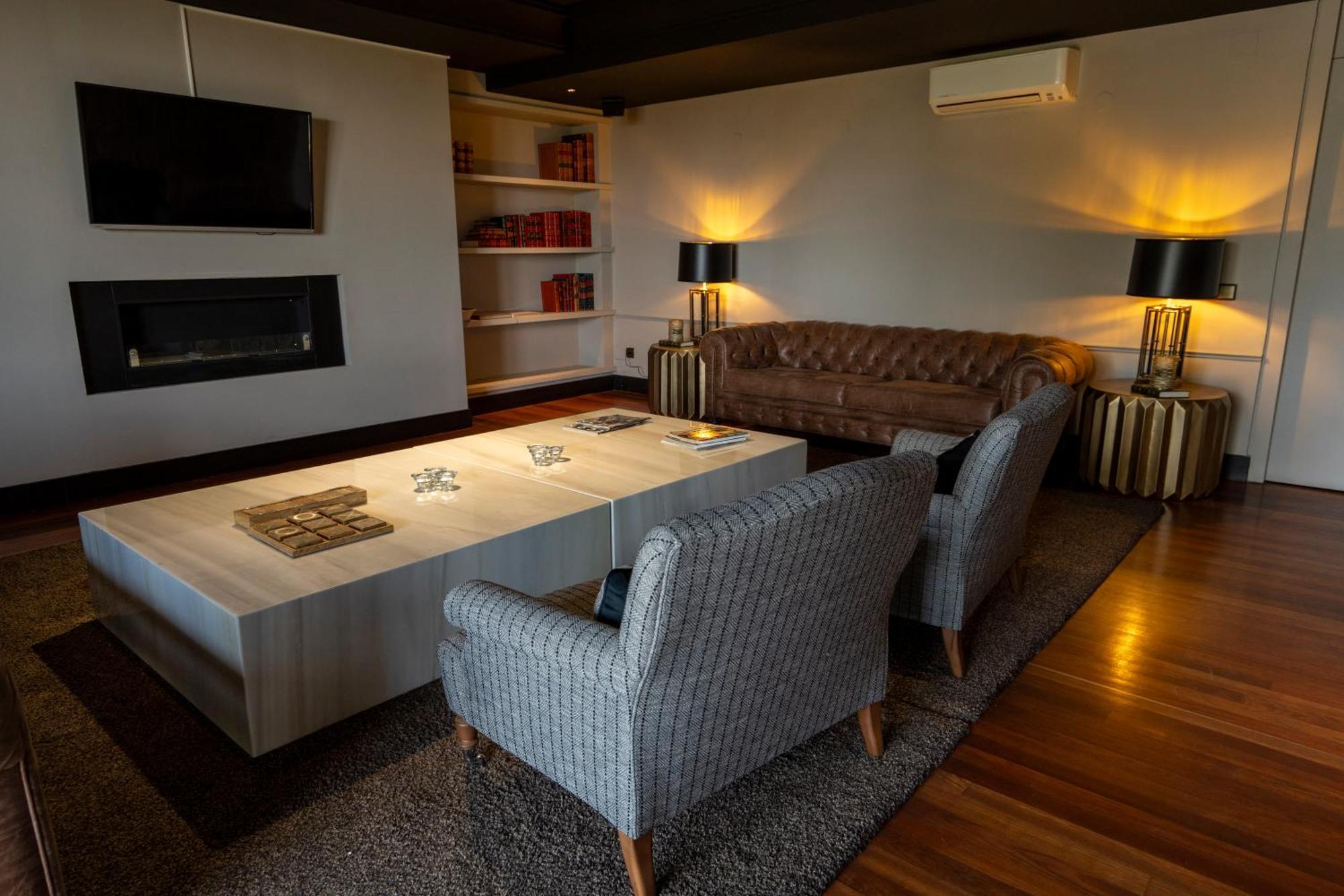 Hotel Hita 