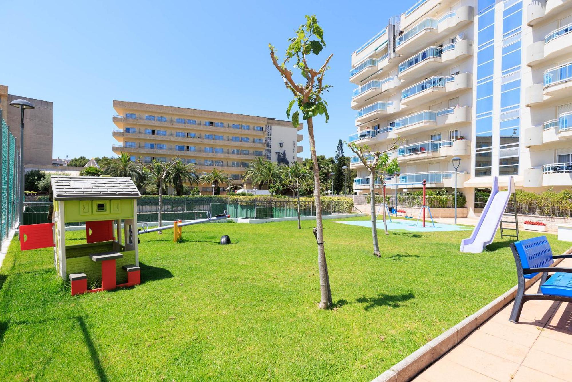 Uhc Larimar Family Complex Salou