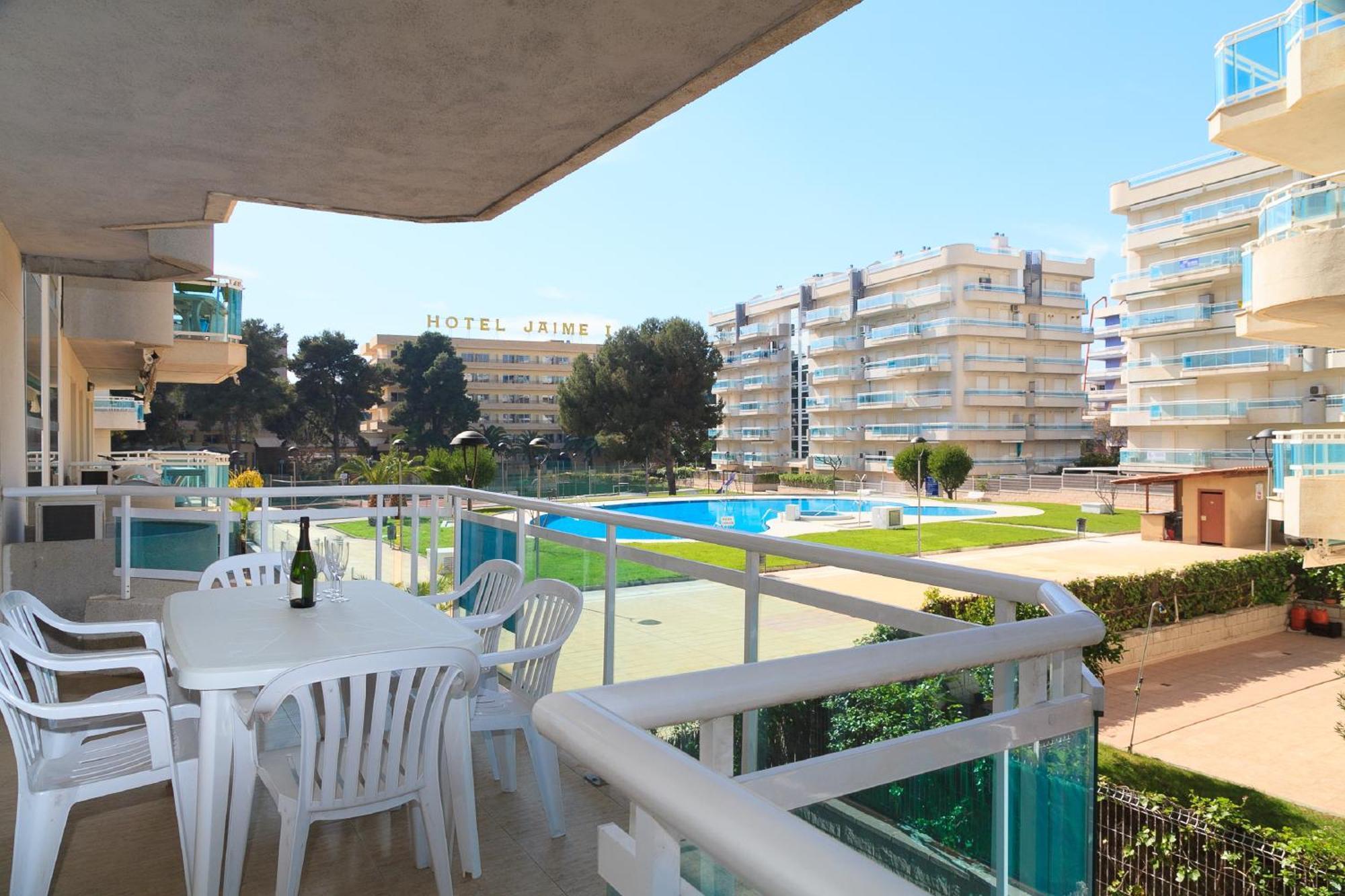 Uhc Larimar Family Complex Salou