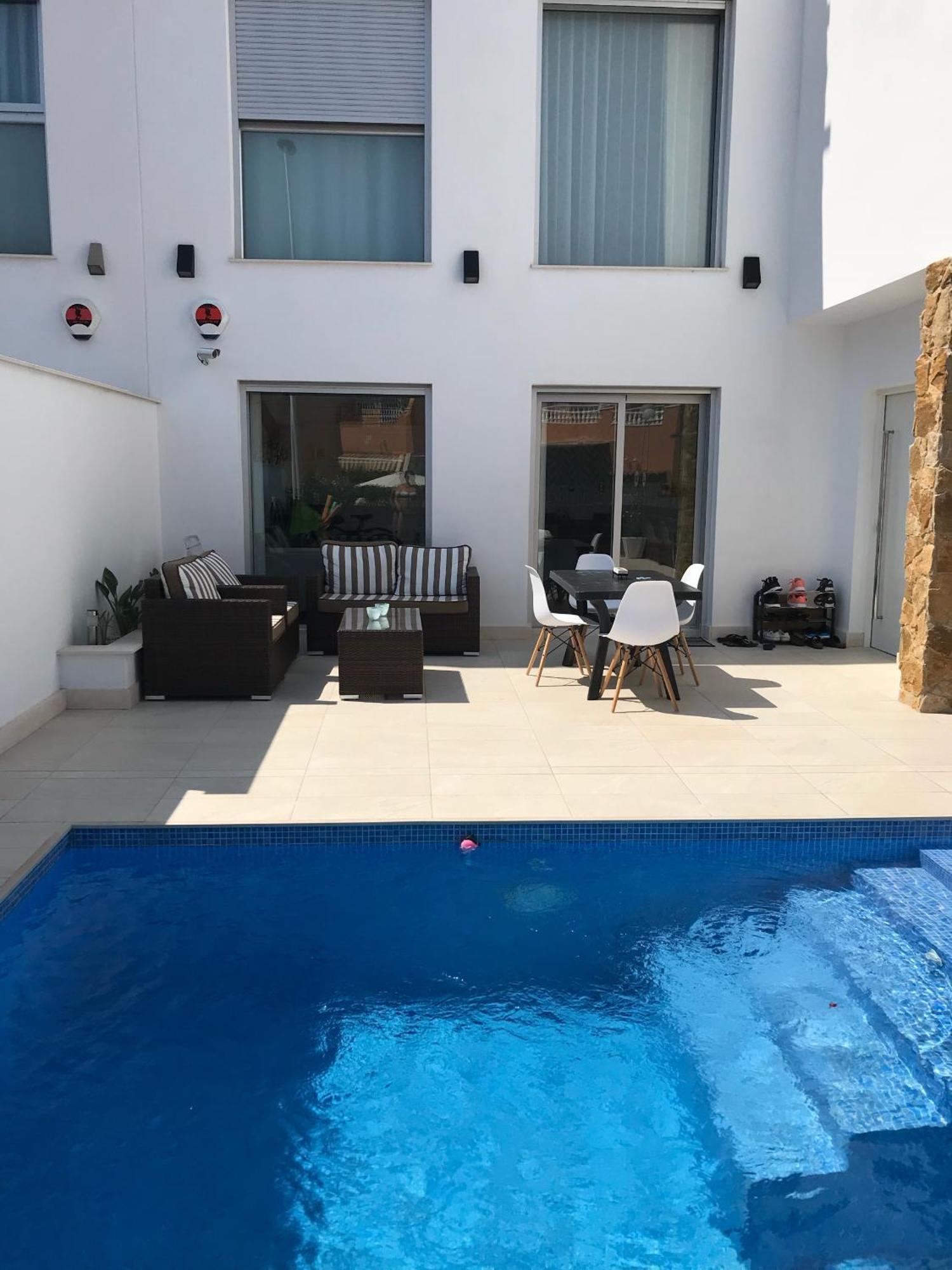 Luxury With Swimmingpool Chalet Torrevieja