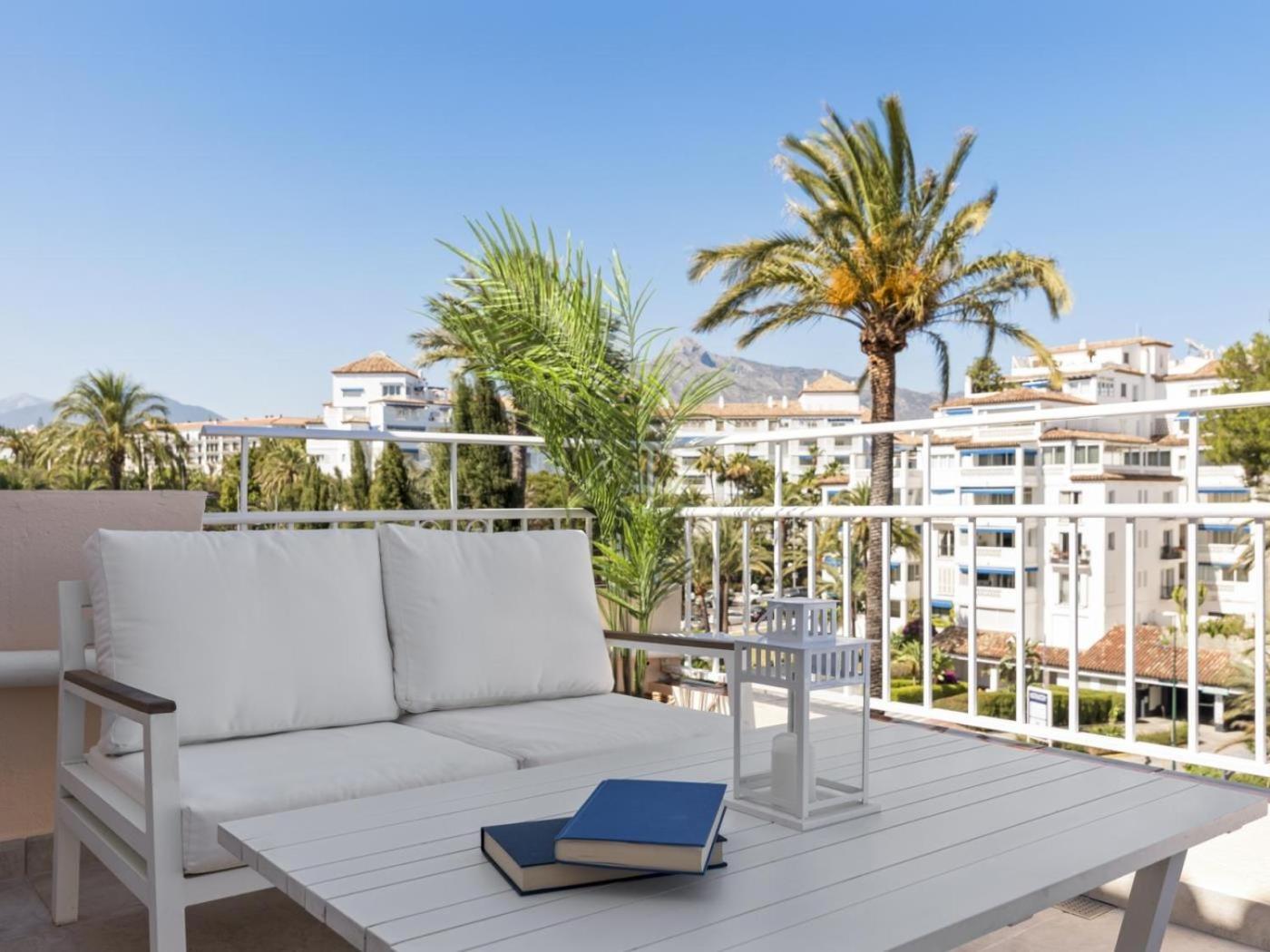 Apartamento ático De 2 Dormitorios En Andalucía Del Mar Marbella