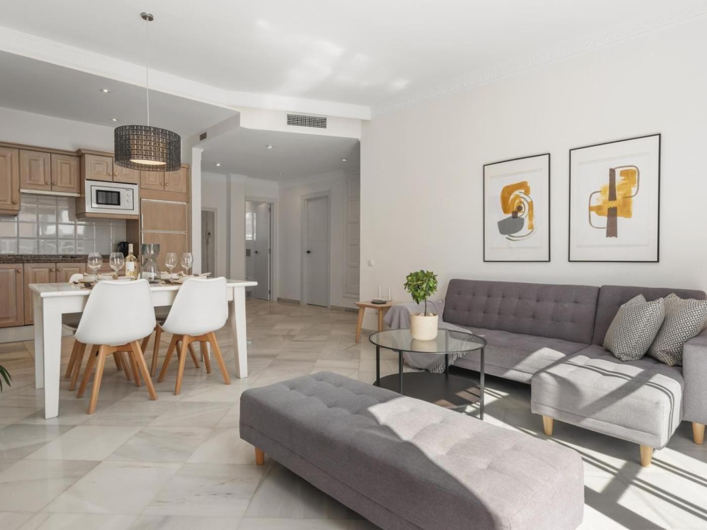 Apartamento ático De 2 Dormitorios En Andalucía Del Mar *