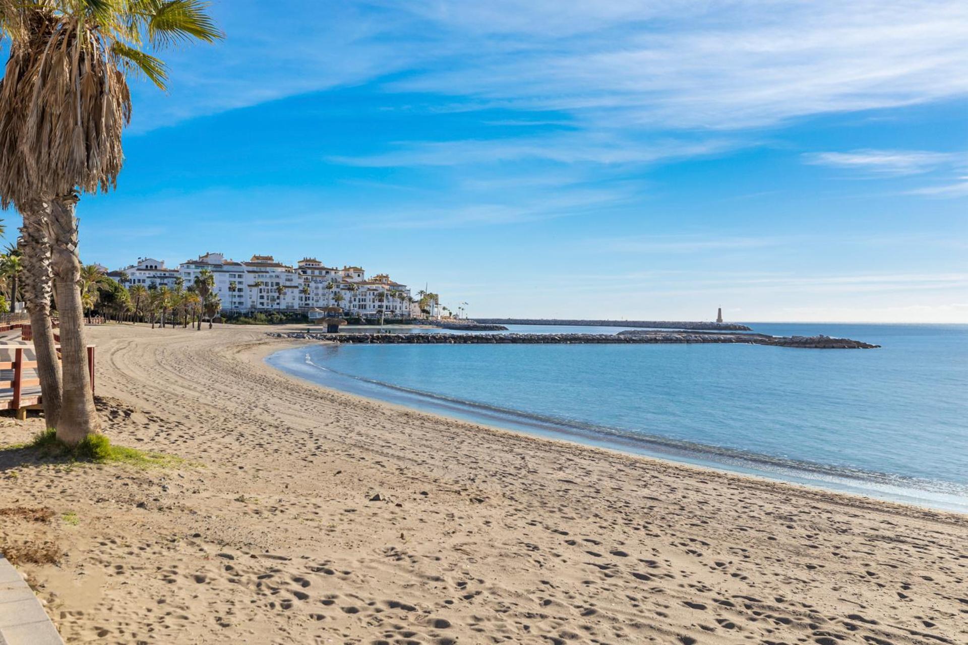 ático De 2 Dormitorios En Andalucía Del Mar Apartamento Marbella