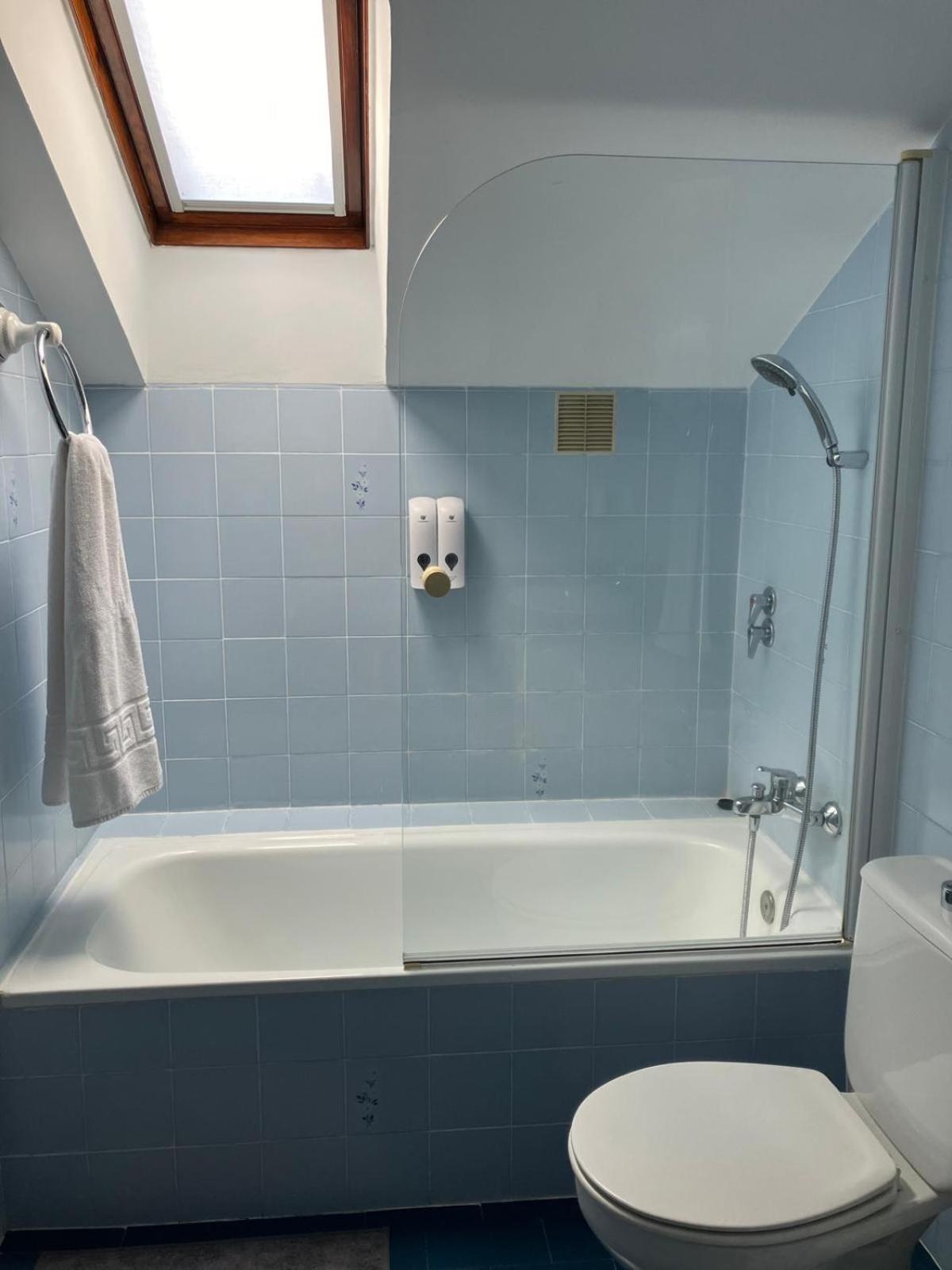 Duplex 122m2, 4 Dormitorios, 2 Banos Completos, Wifi 1gb Apartment